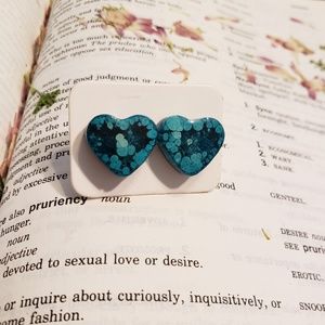 NWT handmade heart stud earrings